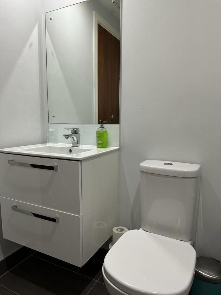 Luxury 9Ine Beautiful Bull Ring Apartment Free Parking Birmingham Luaran gambar
